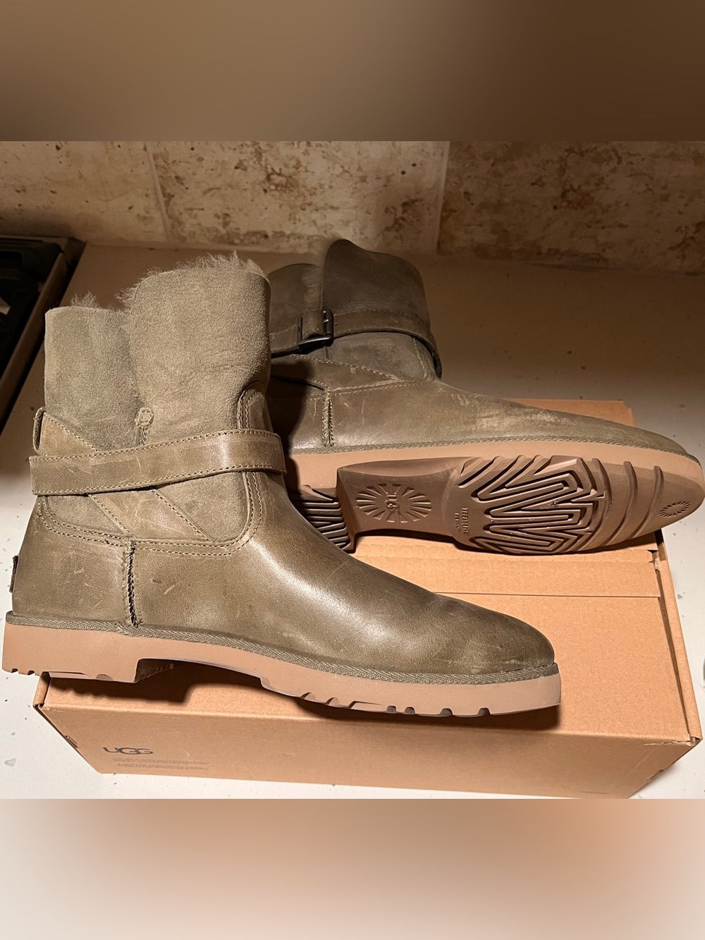 UGG Romely Dusty Olive leather and Shearling Boots - Picture 5 of 7